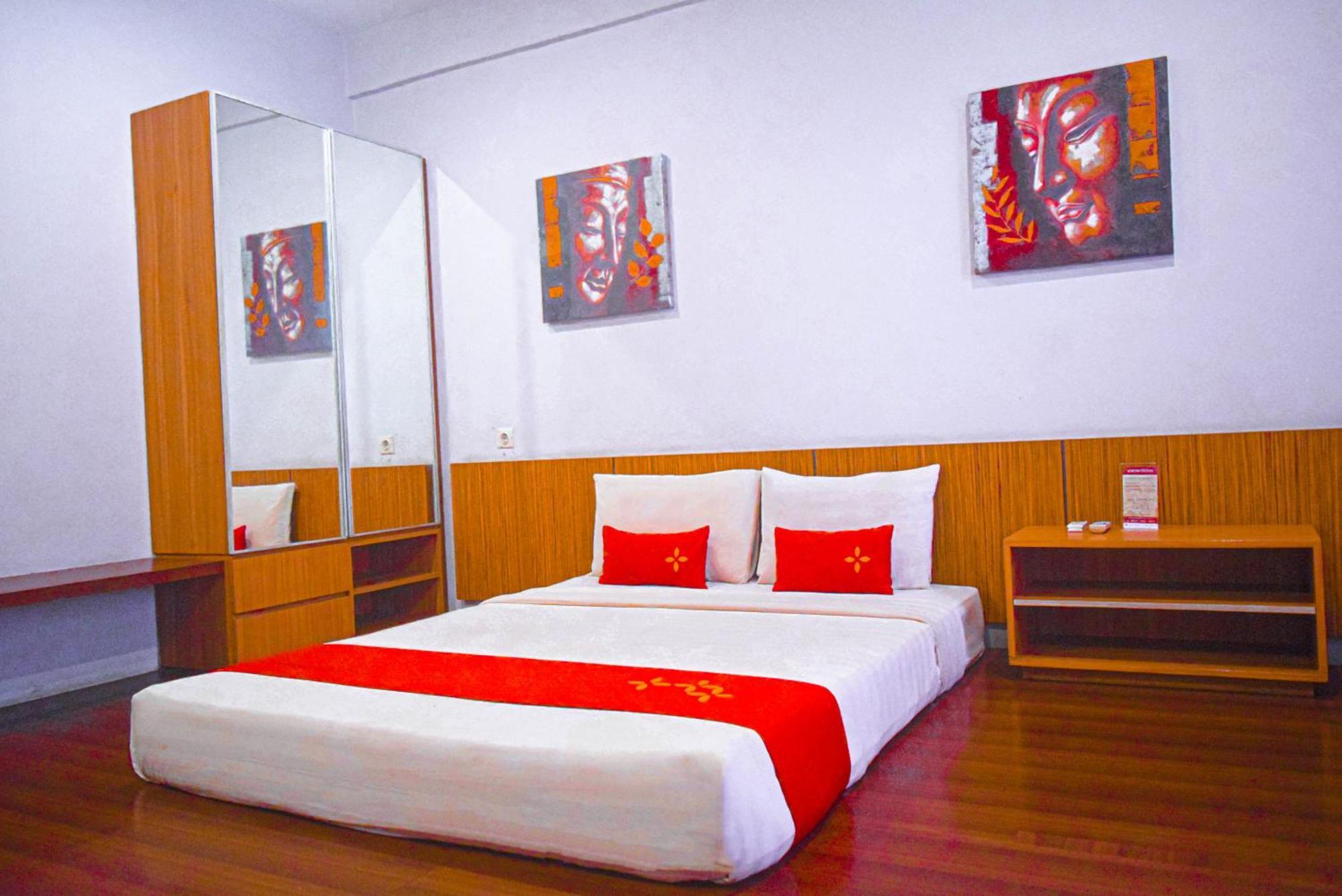 Valore Hotel Cimahi Экстерьер фото