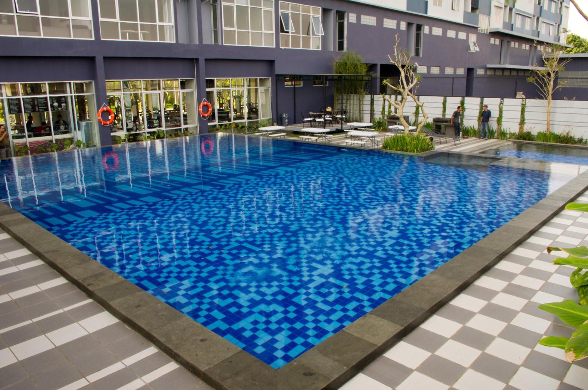 Valore Hotel Cimahi Экстерьер фото