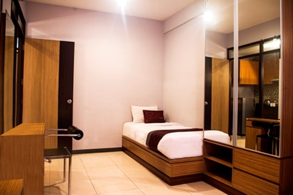 Valore Hotel Cimahi Экстерьер фото