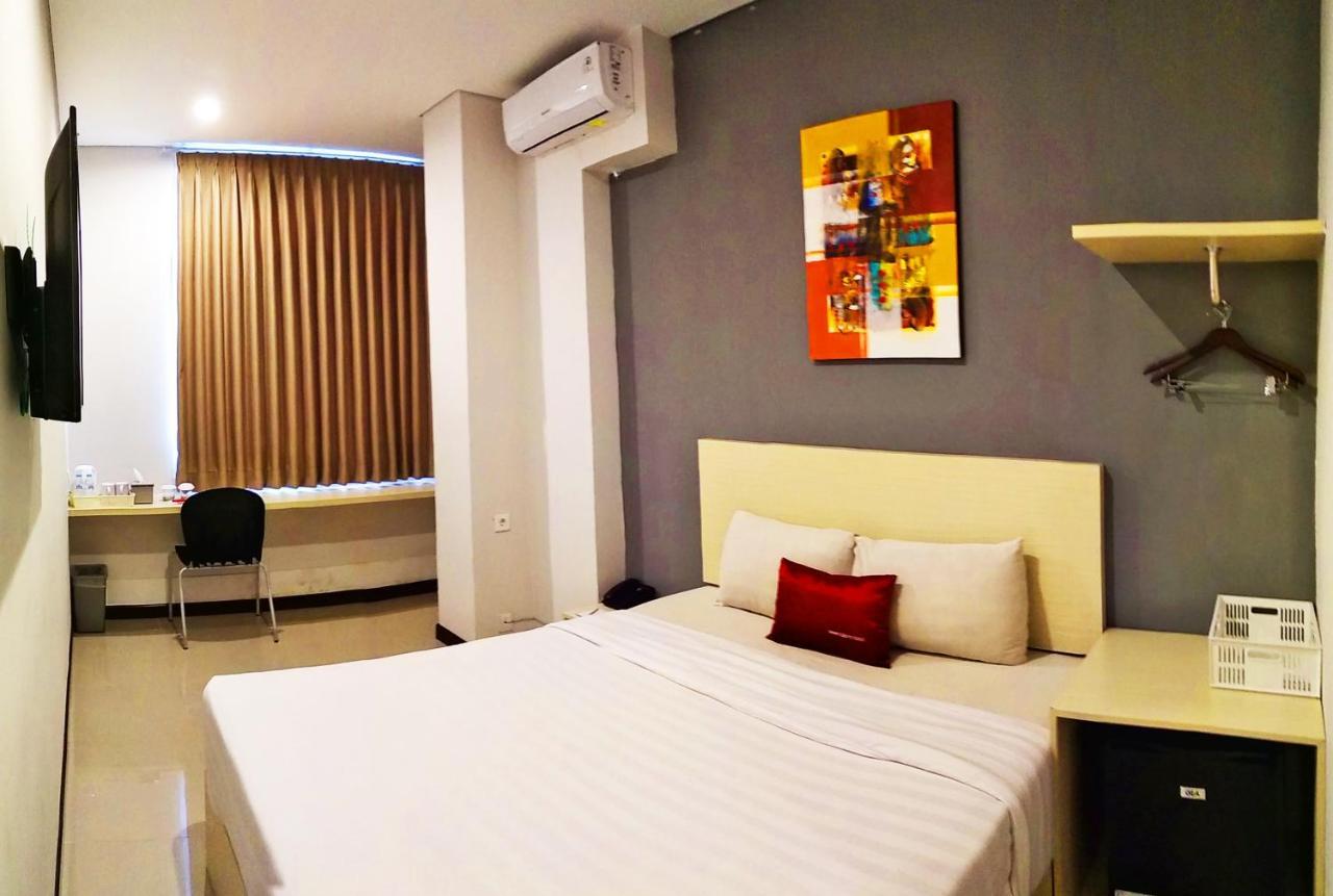 Valore Hotel Cimahi Экстерьер фото
