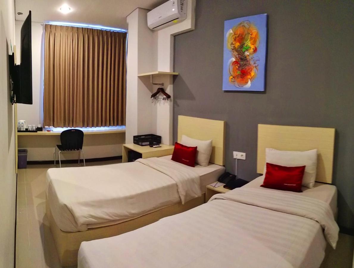 Valore Hotel Cimahi Экстерьер фото